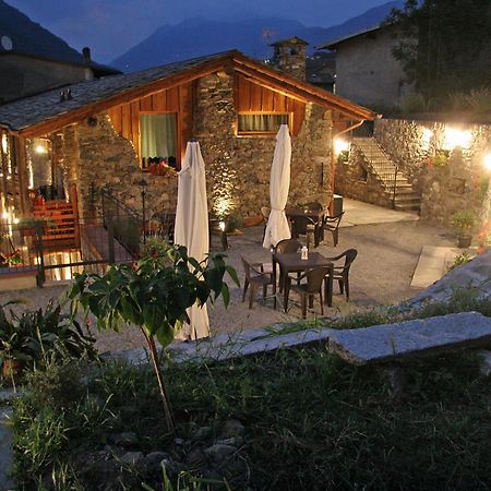 Ostello Del Castello Tirano Ngoại thất bức ảnh