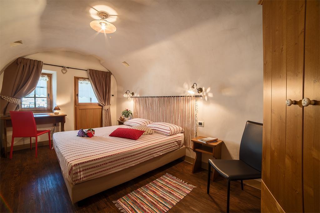 Ostello Del Castello Tirano Phòng bức ảnh