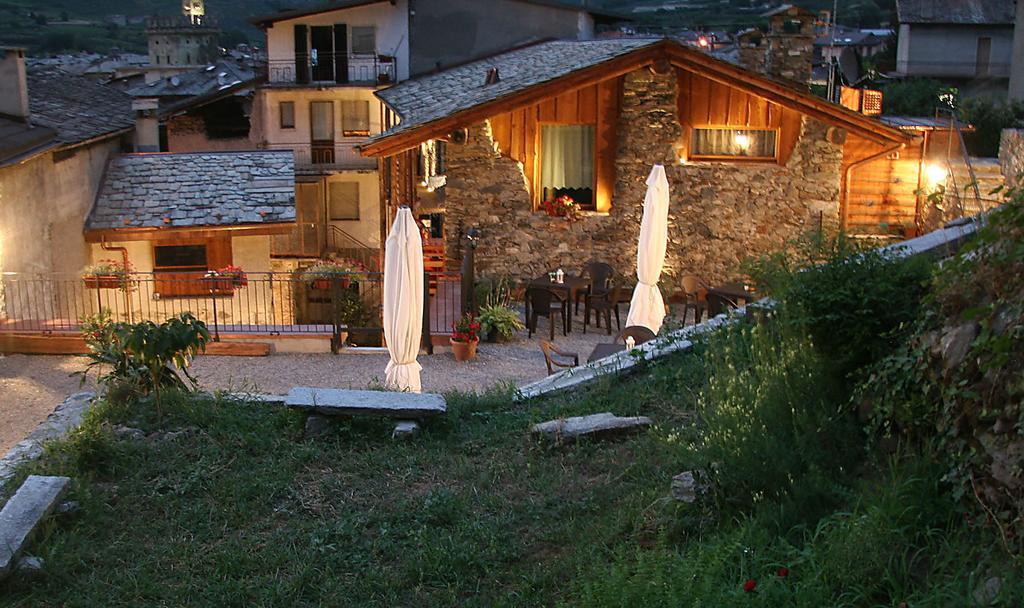 Ostello Del Castello Tirano Ngoại thất bức ảnh