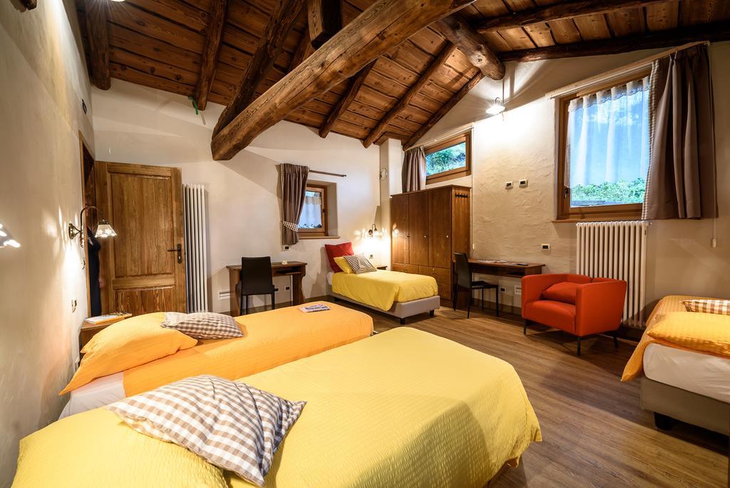 Ostello Del Castello Tirano Phòng bức ảnh