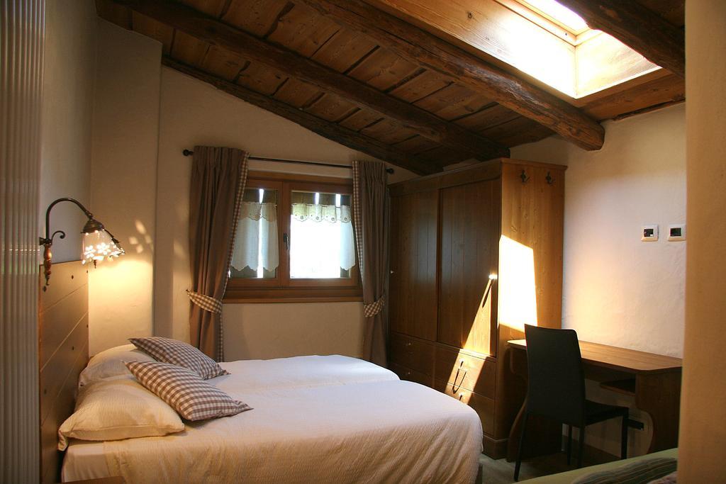 Ostello Del Castello Tirano Phòng bức ảnh